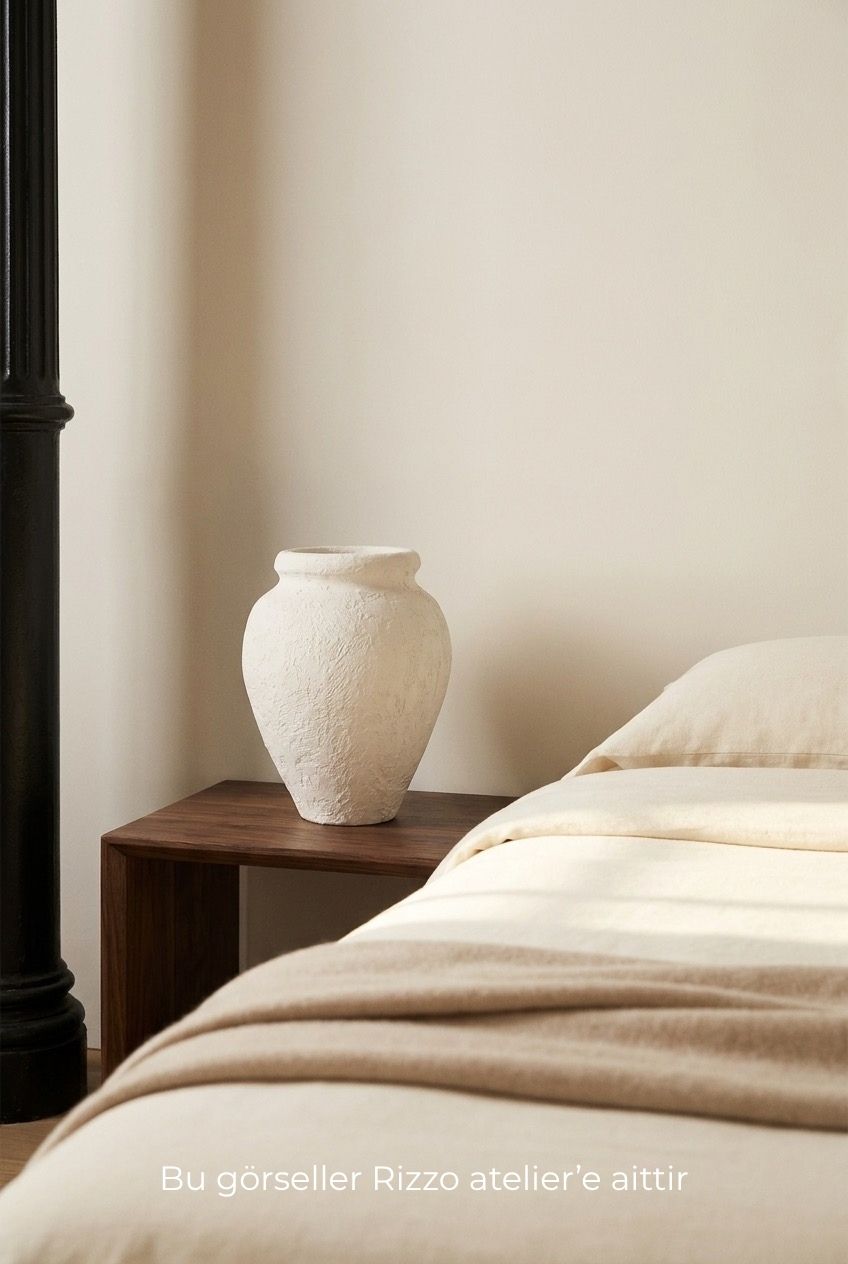 Dokulu Beyaz Vazo — Rizzo Atelier