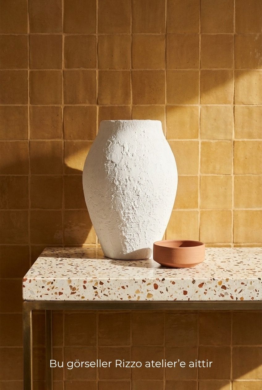 Beyaz Uzun Dokulu Vazo — Rizzo Atelier